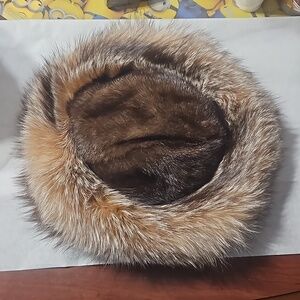 Women's Henig Furs Fine Fur Hat